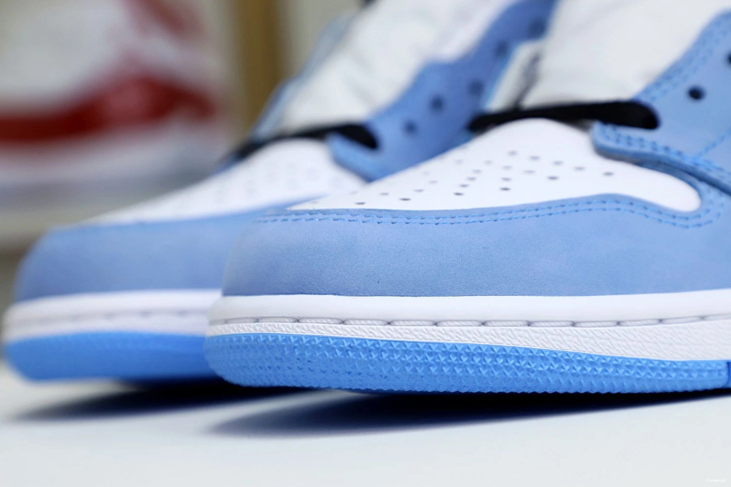 1 'UNIVERSITY HIGH JORDAN OG RETRO AIR 0211